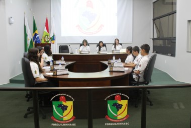Vereadores Mirins de Forquilhinha (SC) aprovam propostas voltadas &agrave; comunidade