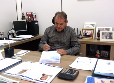 Prefeito Edvaldo Oliveira Sanciona Plano Diretor de Gravatal