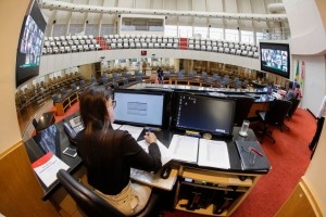Denúncia sobre compra de respiradores repercute na Assembleia Legislativa