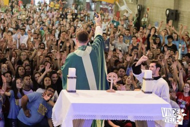 RCC recebe jovens na 23&ordf; edi&ccedil;&atilde;o do Vinde e Vede