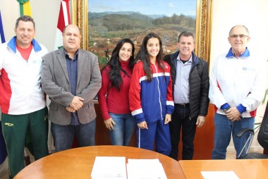 Atleta de Nova Veneza compete Atletismo na Fran&ccedil;a