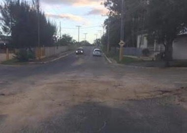Falta de recuperação do asfalto na Vila São José irrita moradores