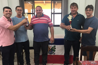 Conhecidos os campe&otilde;es do Campeonato Municipal de Canastra Masculina