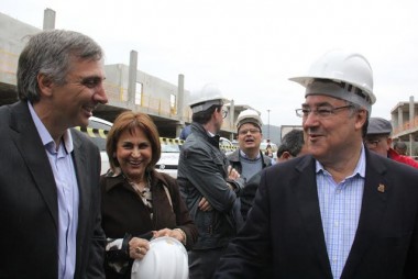 Raimundo Colombo visita Obra do Centro de Eventos