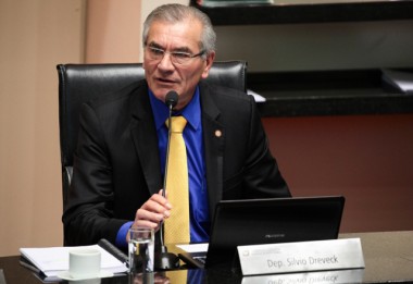 Presidente anuncia meta de economia de recursos na Alesc