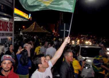 Içara tem festa da vitória verde, amarela e azul