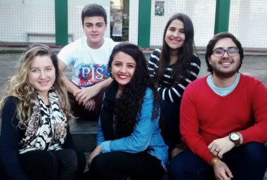 C&acirc;mara homenageia estudantes em alus&atilde;o ao seu dia