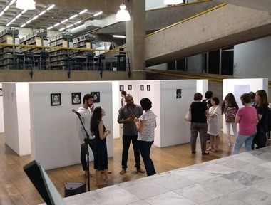 Estudante da Unesc exp&otilde;e obras sobre mulheres na Furb