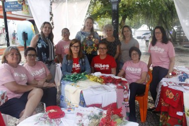 FAI realiza feira de artesanato especial de Natal