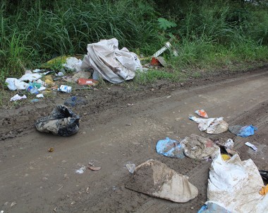 Identificado autor de descarte de resíduos às margens de rodovia