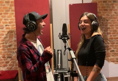 Em parceria Brasil e It&aacute;lia m&uacute;sico criciumense grava can&ccedil;&atilde;o com cantora italiana