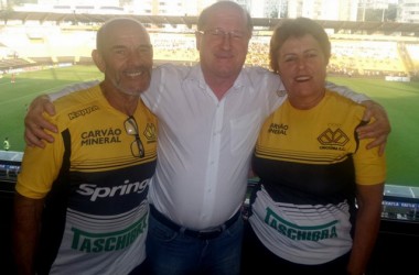 Casal de torcedores assiste jogo no camarote da dire&ccedil;&atilde;o