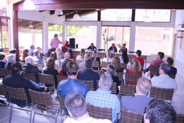 Vice-governador leva apoio a candidatos de Laguna e Tubar&atilde;o