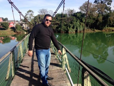 Ponte p&ecirc;nsil de Ararangu&aacute; preocupa vereador de Ararangu&aacute;