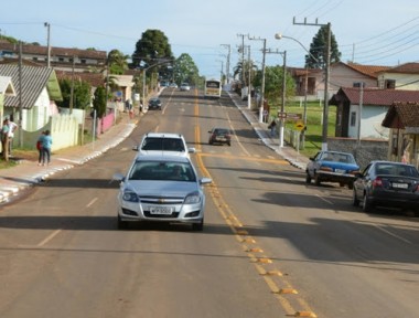 Governador inaugura mais uma obra do Fundam