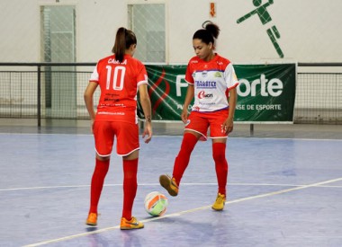 Seletiva busca novos talentos para times de futebol feminino