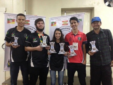 Equipe de xadrez de I&ccedil;ara conquista t&iacute;tulos em Ivoti/RS
