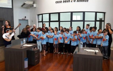 Emo&ccedil;&atilde;o na homenagem aos 30 anos da Casa Madre Regina
