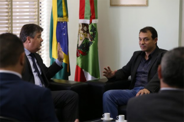 Carlos Mois&eacute;s se re&uacute;ne com MPSC e busca aproxima&ccedil;&atilde;o por modelo de transpar&ecirc;ncia e efici&ecirc;ncia
