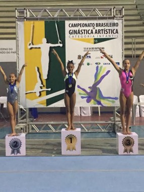 Criciumense Tain&aacute; &eacute; campe&atilde; brasileira de gin&aacute;stica art&iacute;stica