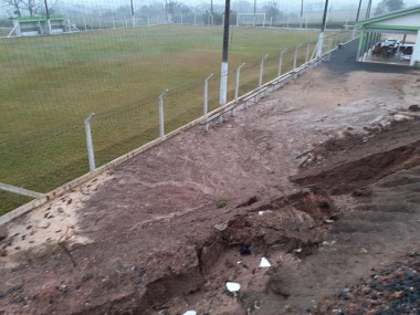 Drenagem não dá conta e chuva faz estrago na localidade de Vila Alvorada