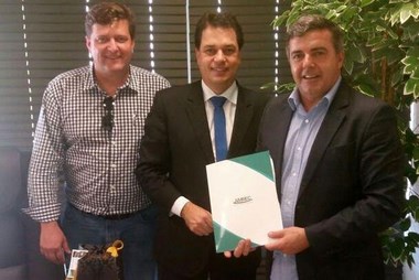Prefeitos fazem blitz nos gabinetes dos deputados estaduais